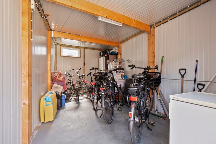 Photo 33 of Zeelsterstraat 83