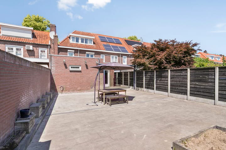 Photo 36 of Zeelsterstraat 83