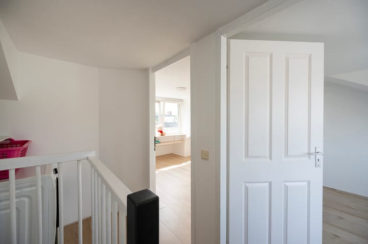 Photo 23 of Burgemeester Van Leeuwenlaan 190