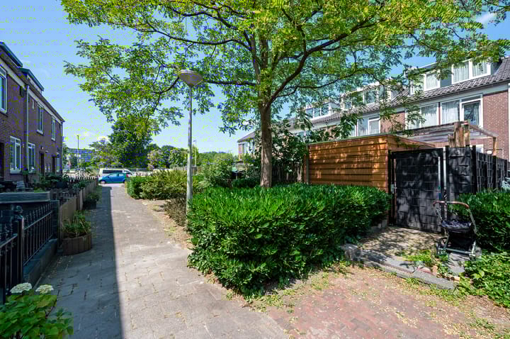 Photo 29 of Burgemeester Van Leeuwenlaan 190