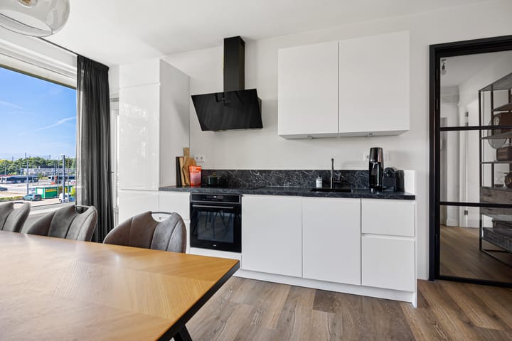 Photo 7 of Zonnebloemstraat 52-C