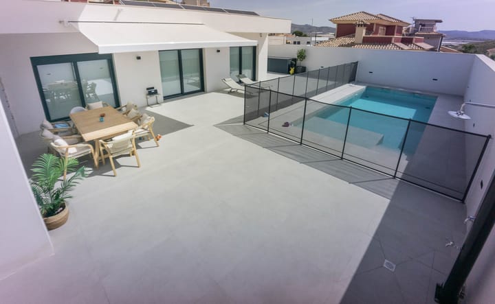 Foto 2 van Avenida Antonio Segado del Olno N92