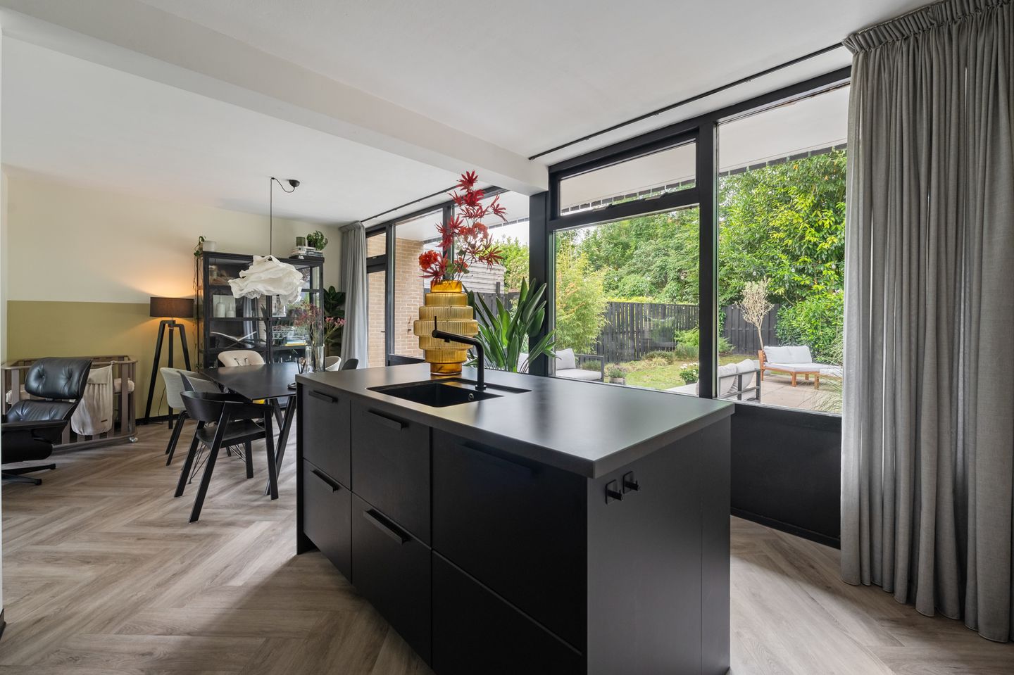 Foto 25 van Kaspischestraat 8