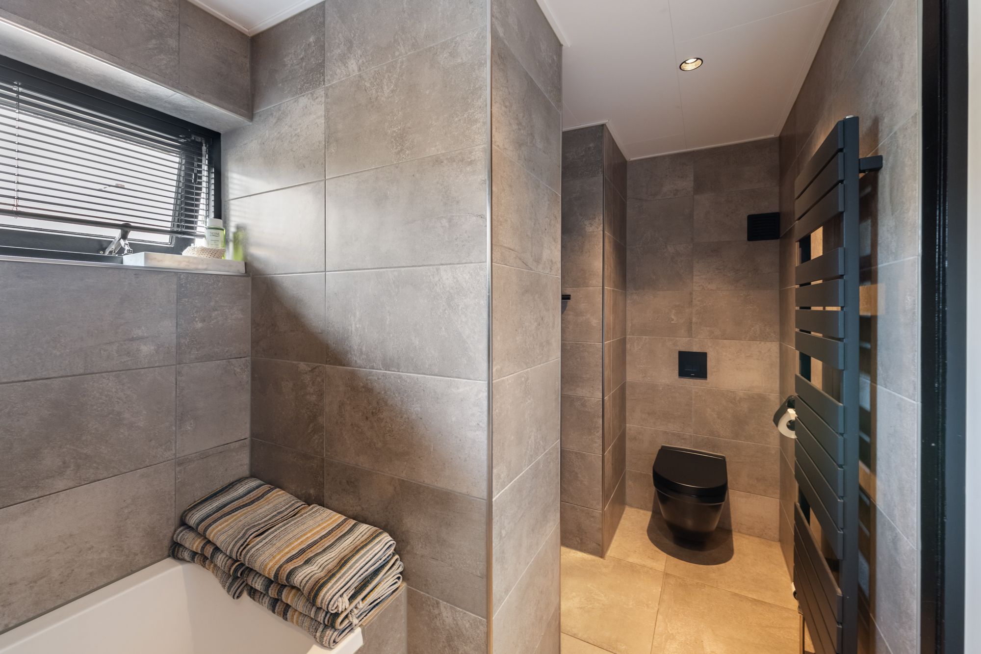 Foto 57 van Kaspischestraat 8