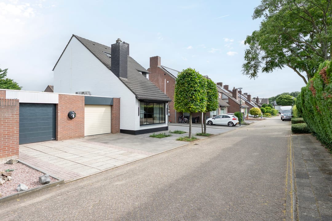 Photo 7 of Lintjeshaag 20