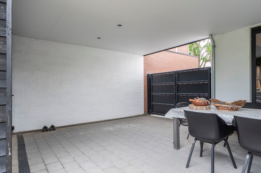 Photo 28 of Lintjeshaag 20