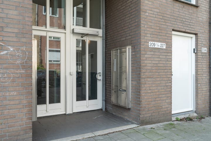 Foto 9 van Jacob van Lennepstraat 217