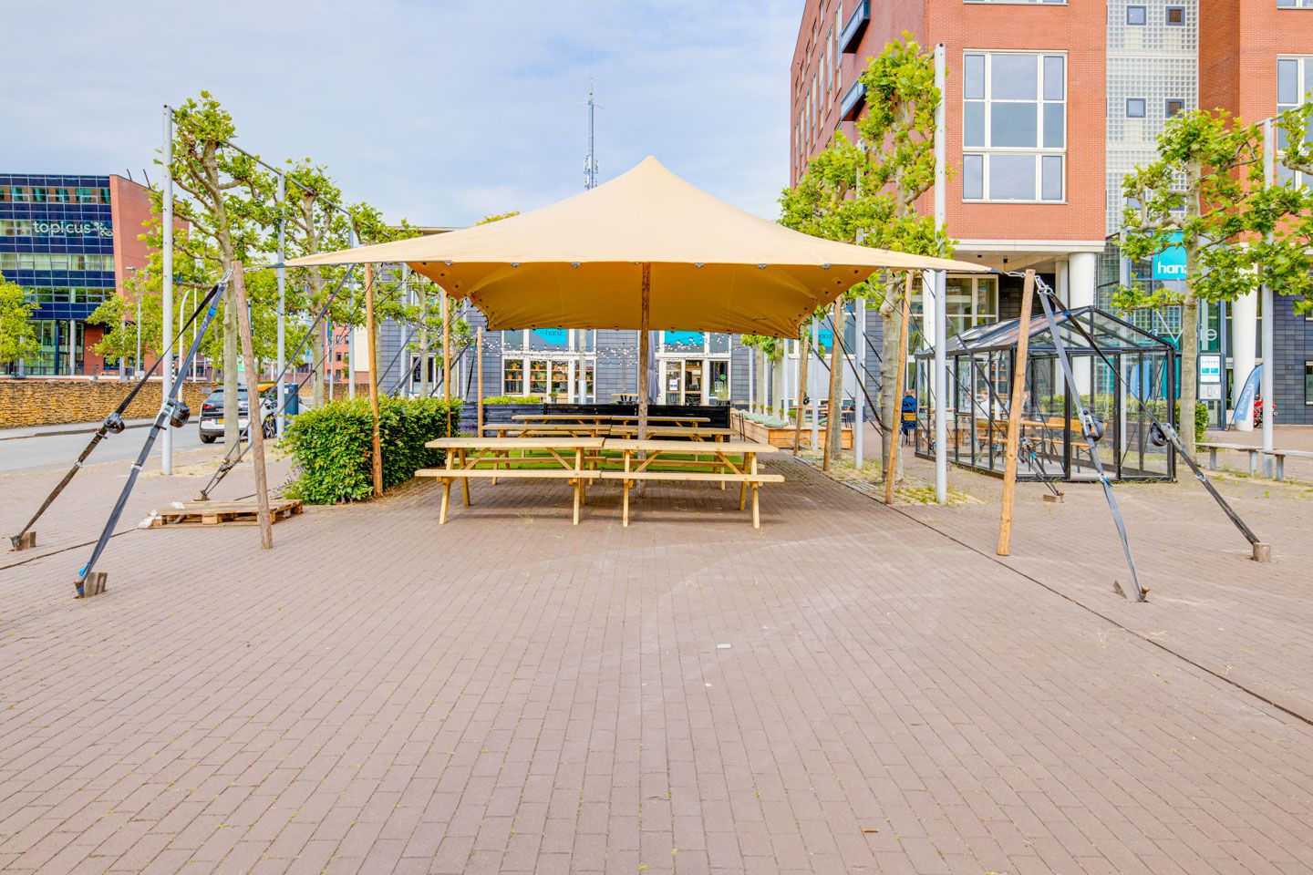 View photo 2 of Hanzeplein 11-27