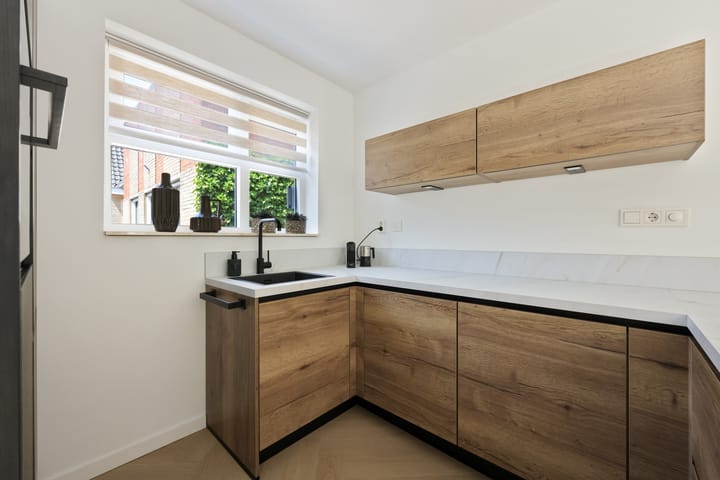 Foto 6 van Van Aostastraat 13