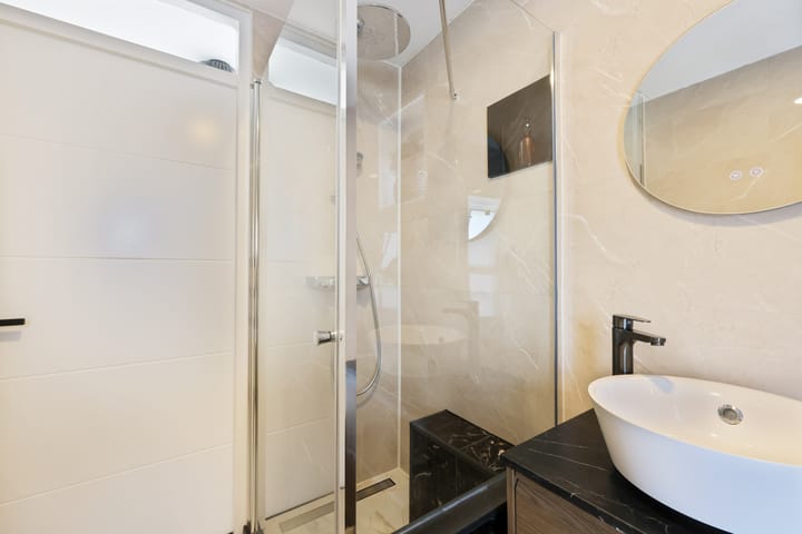 Foto 14 van Van Aostastraat 13