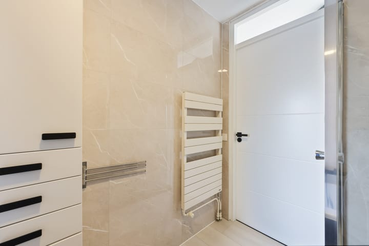 Foto 15 van Van Aostastraat 13