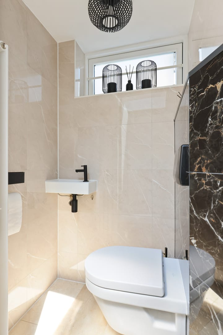 Foto 16 van Van Aostastraat 13