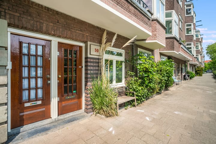 Bekijk foto van Rijnsburgstraat 30 H