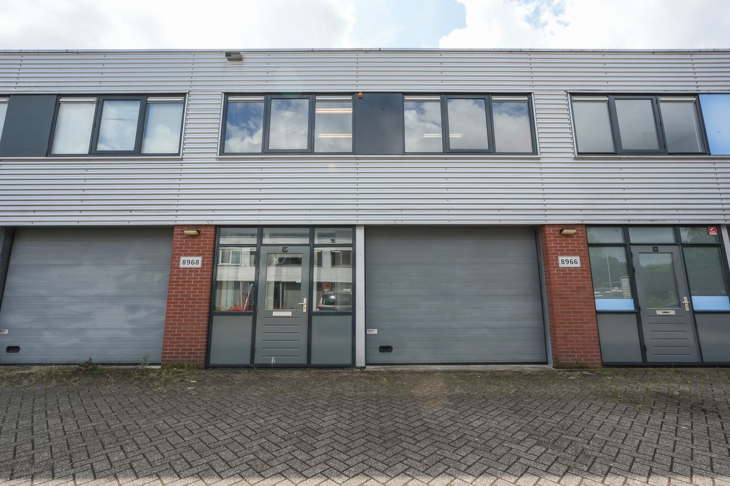 Bekijk foto 1 van Neutronenlaan 58