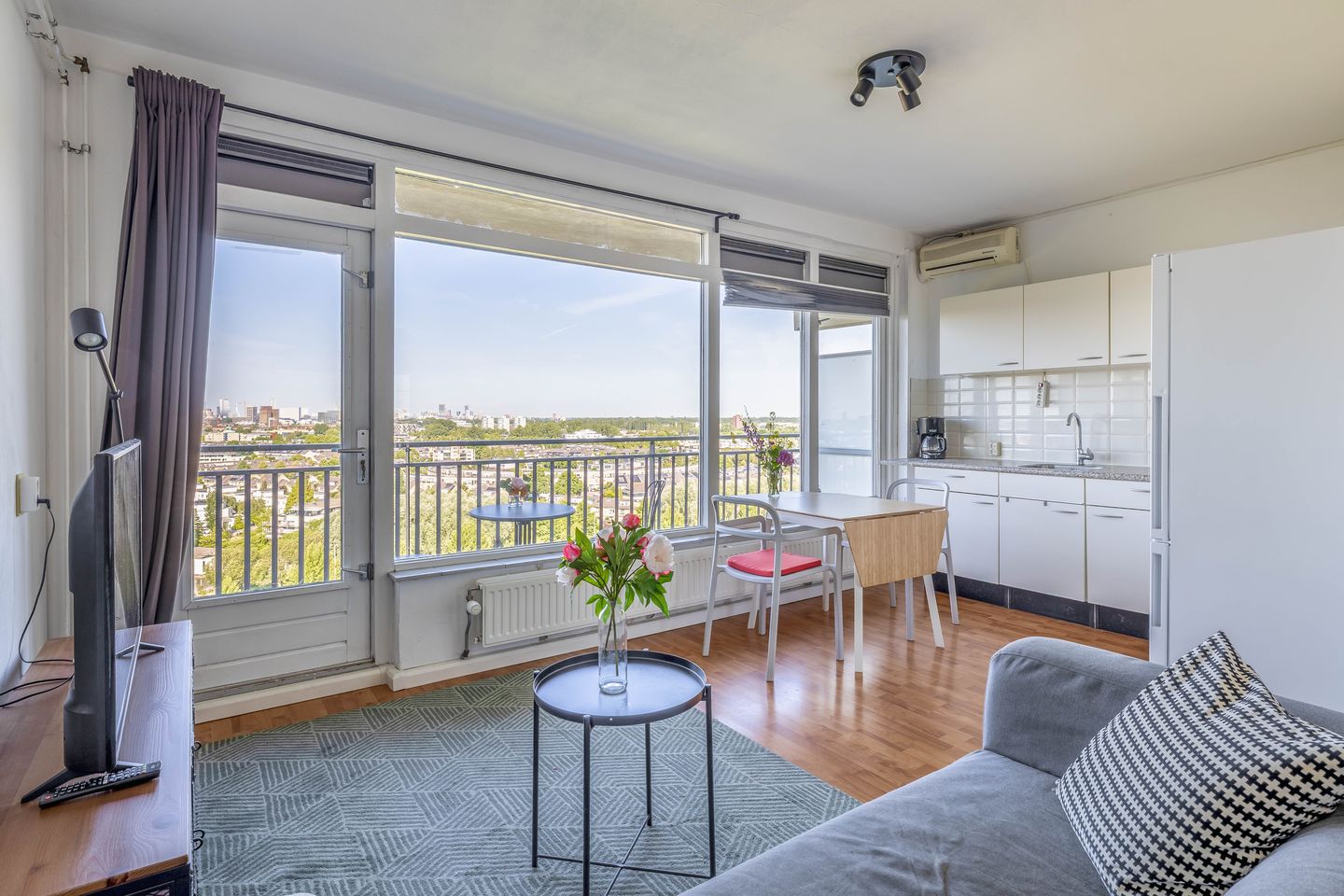 Foto 14 van Valeriusrondeel 407