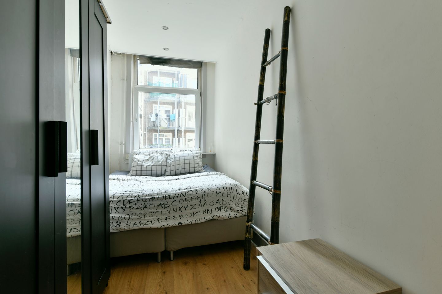 Photo 10 of Balboastraat 19-1