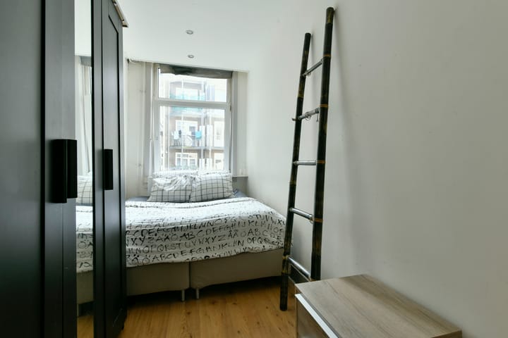 Photo 10 of Balboastraat 19-1