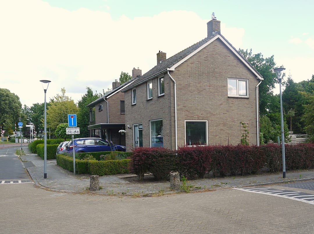 Photo 2 of Veldbiesstraat 2