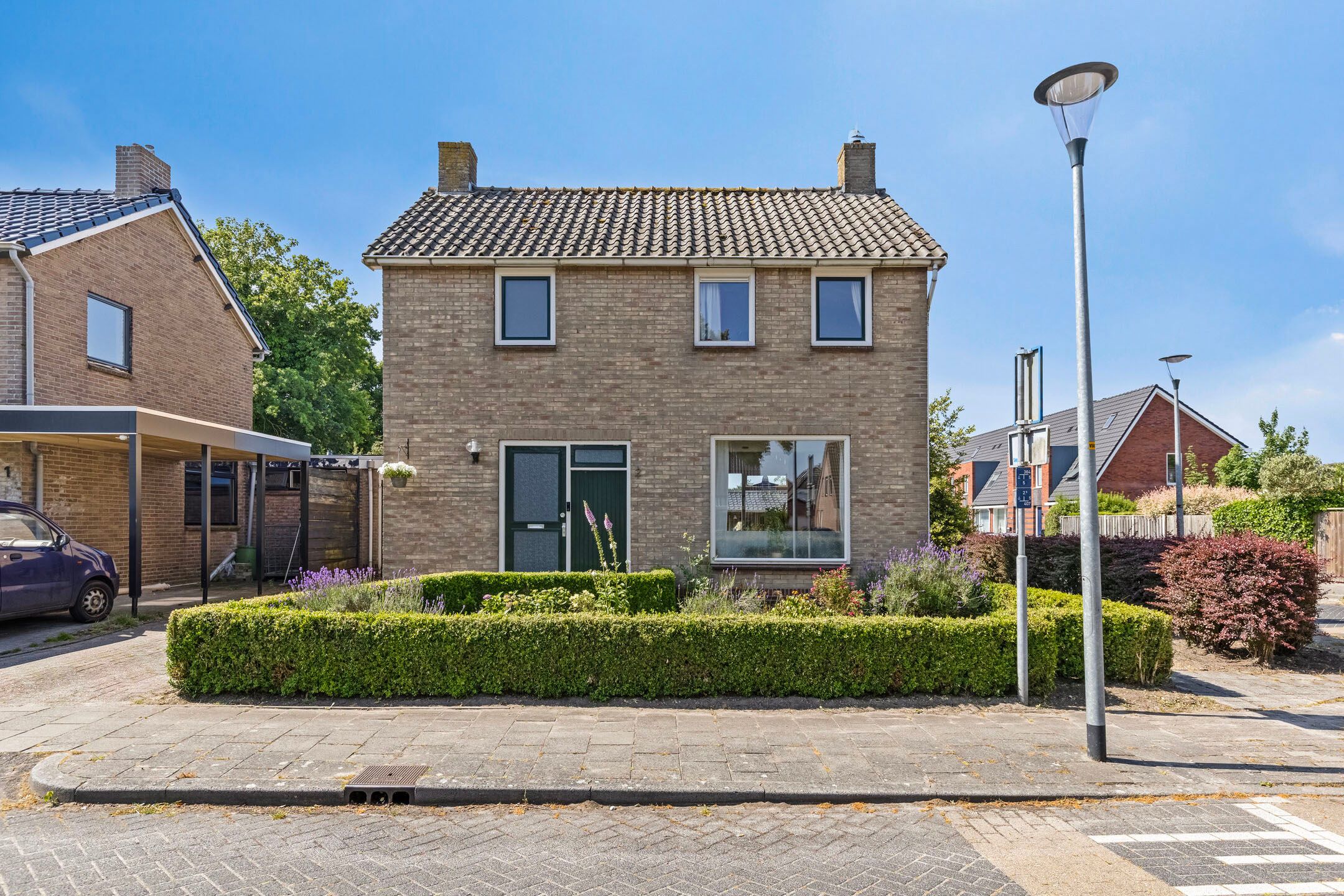 Photo 3 of Veldbiesstraat 2