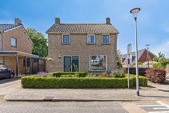 Foto 3 van Veldbiesstraat 2