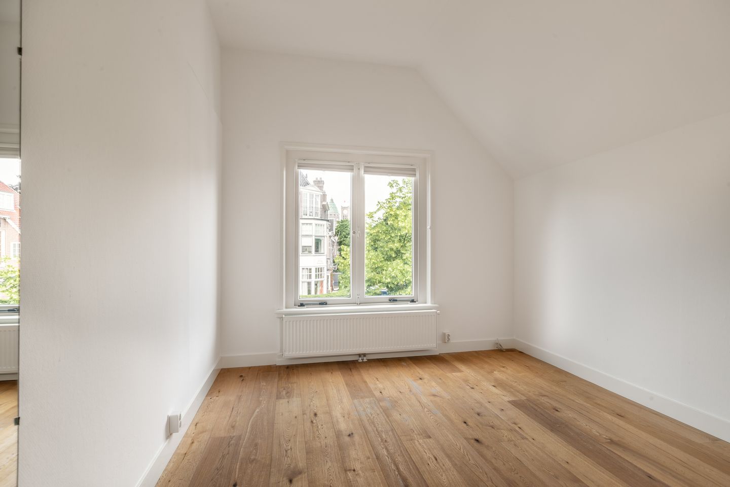 Foto 34 van Van Eedenstraat 1