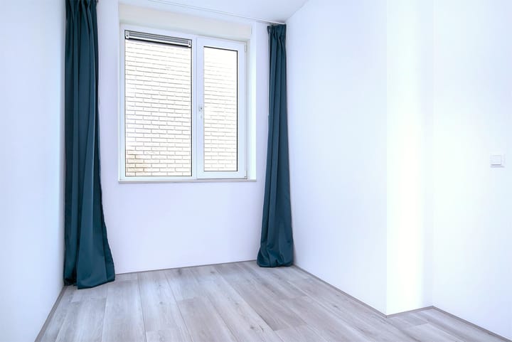 Photo 11 of Nederlandstraat 142