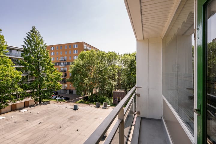 Foto 13 van van Baerlestraat 139