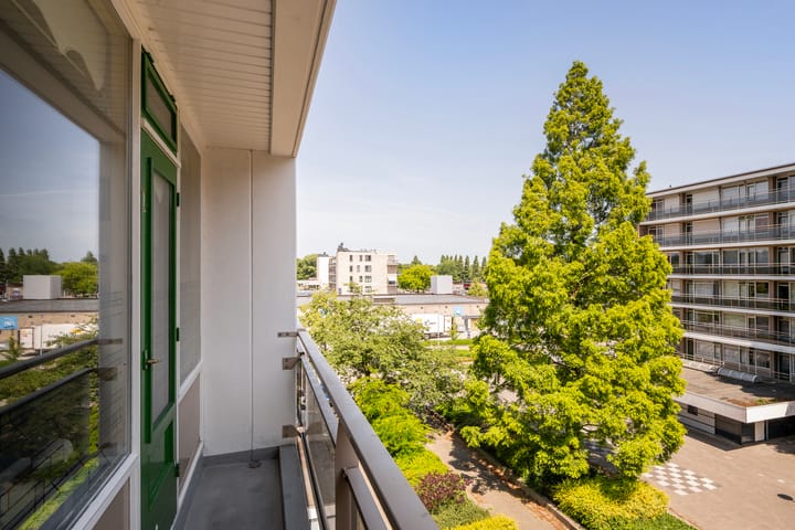 Foto 14 van van Baerlestraat 139