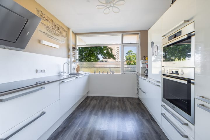 Foto 12 van Burgemeester Caan van Necklaan 442