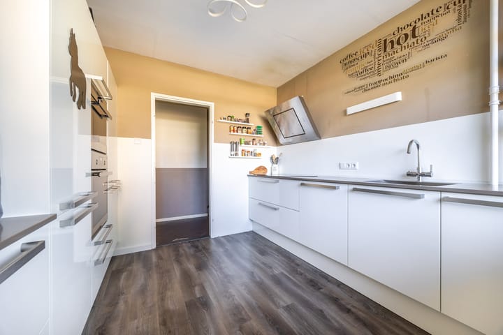 Foto 13 van Burgemeester Caan van Necklaan 442