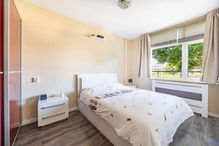 Foto 14 van Burgemeester Caan van Necklaan 442