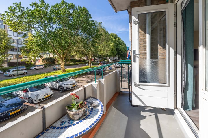 Foto 17 van Burgemeester Caan van Necklaan 442