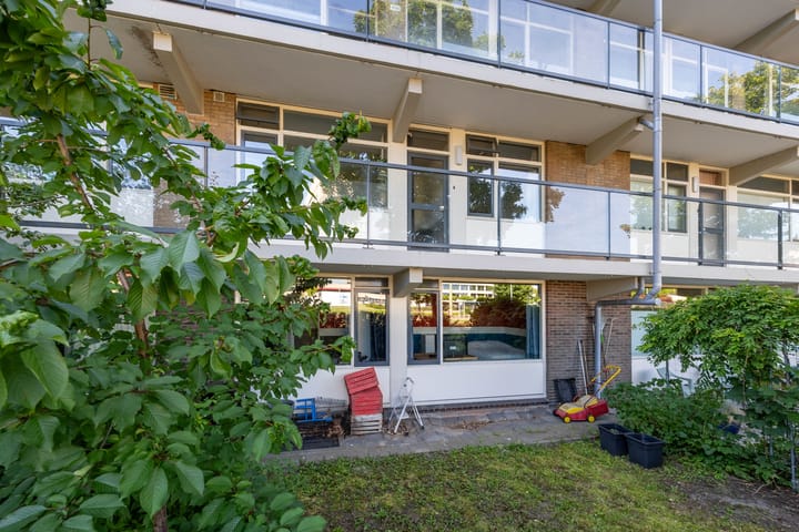 Foto 26 van Burgemeester Caan van Necklaan 442