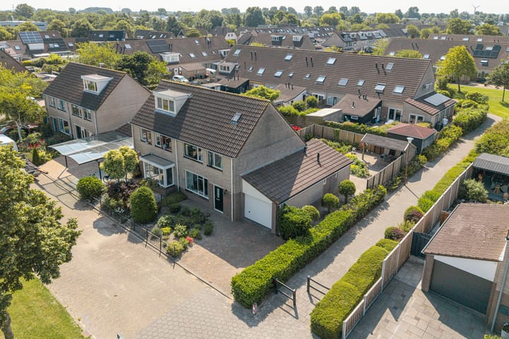 Foto 1 van Jan van der Benstraat 28