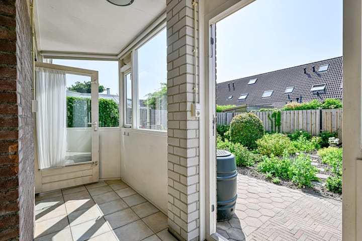 Foto 10 van Jan van der Benstraat 28