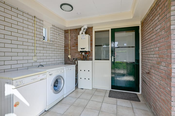 Foto 16 van Jan van der Benstraat 28