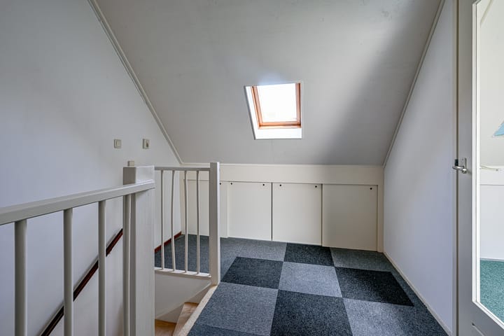 Foto 30 van Jan van der Benstraat 28