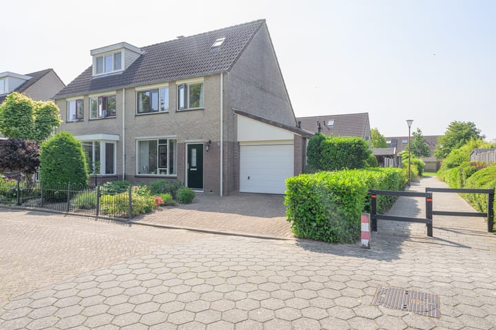 Foto 35 van Jan van der Benstraat 28