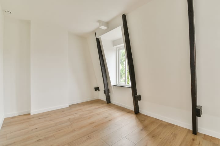 Foto 13 van Molukkenstraat 61-4