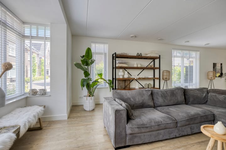 Foto 10 van Korenbloemstraat 27