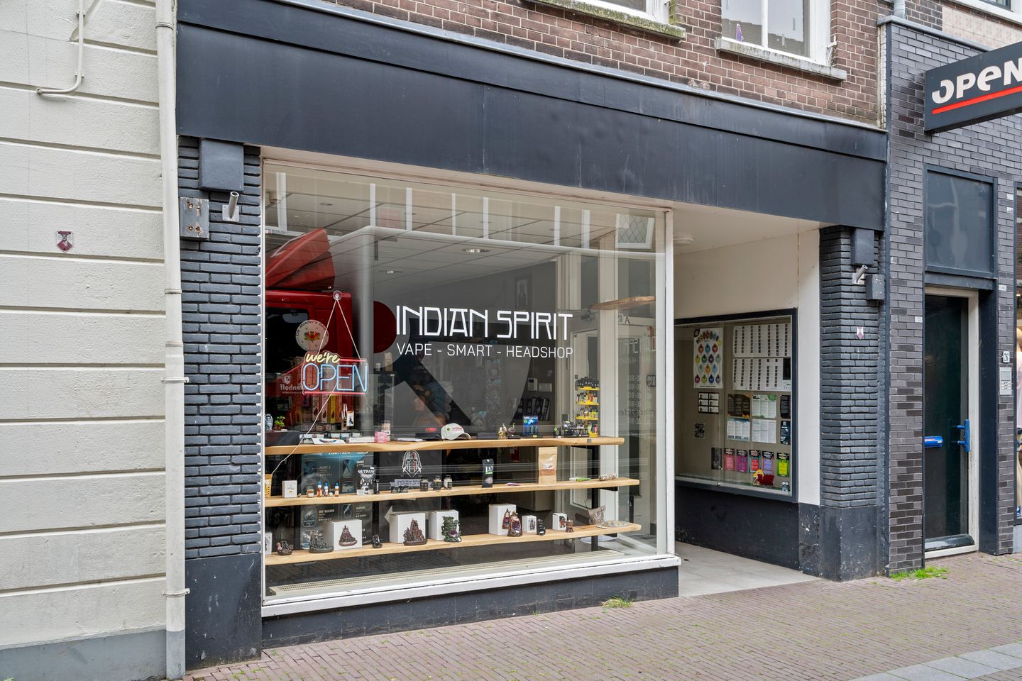 View photo 1 of Hoogstraat 28