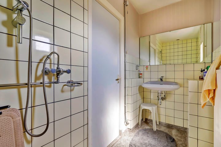 Foto 15 van Vredenseweg 12