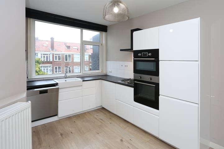 Photo 4 of Brinckerinckstraat 32