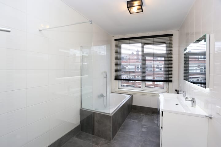 Photo 21 of Brinckerinckstraat 32