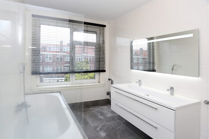 Photo 22 of Brinckerinckstraat 32