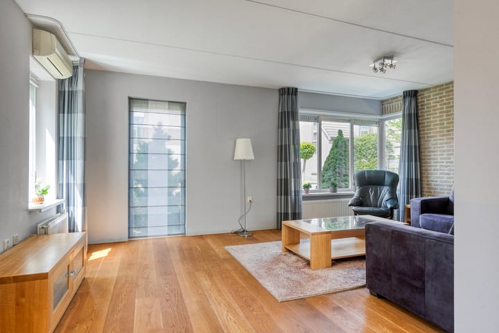 Foto 4 van Helmbloem 36