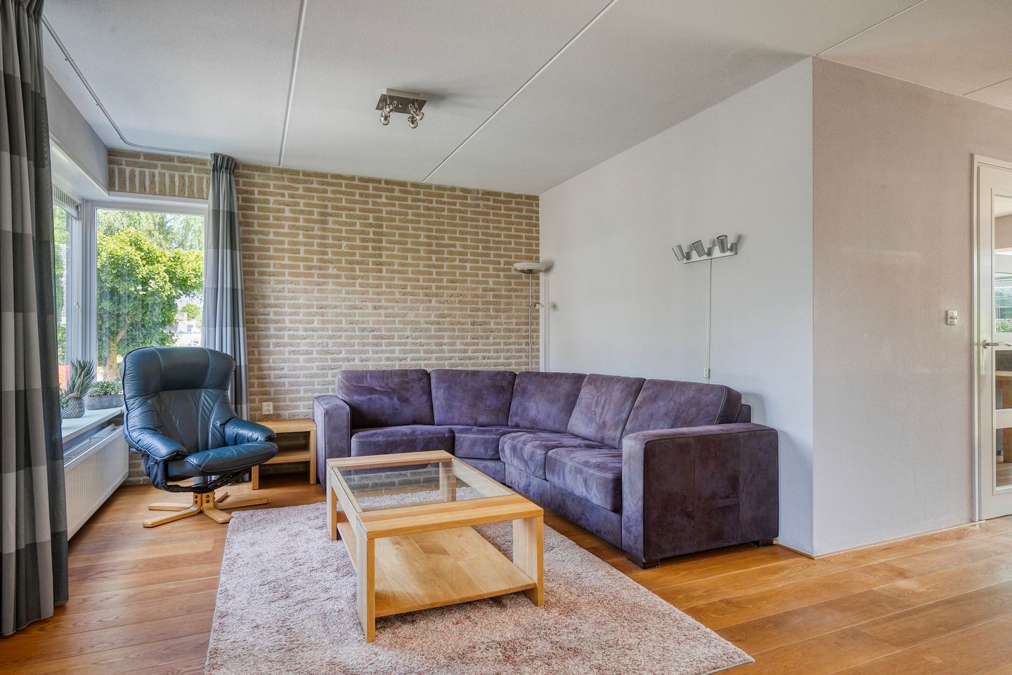 Foto 5 van Helmbloem 36