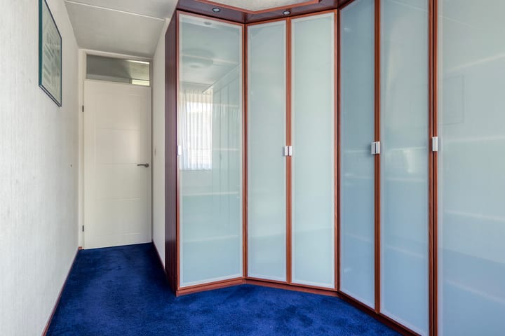 Foto 18 van Helmbloem 36