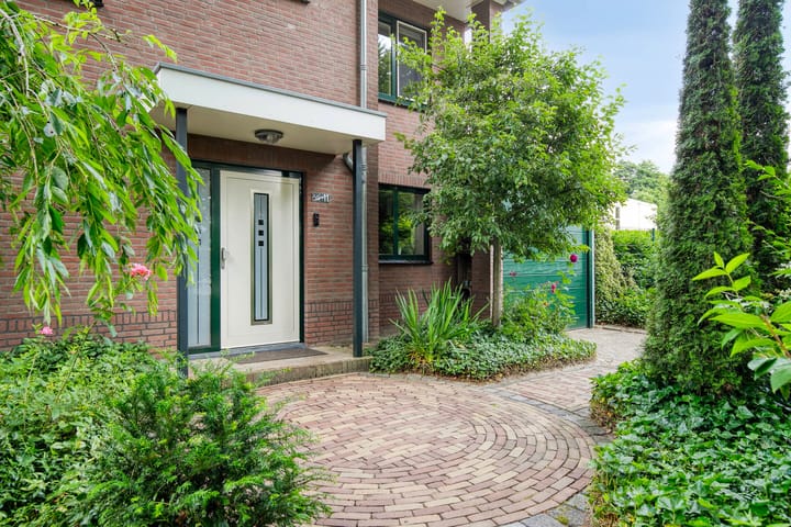 Foto 64 van Wethouder Lemmenstraat 11