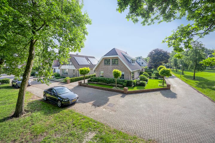 Photo 40 of Zenegroen 24